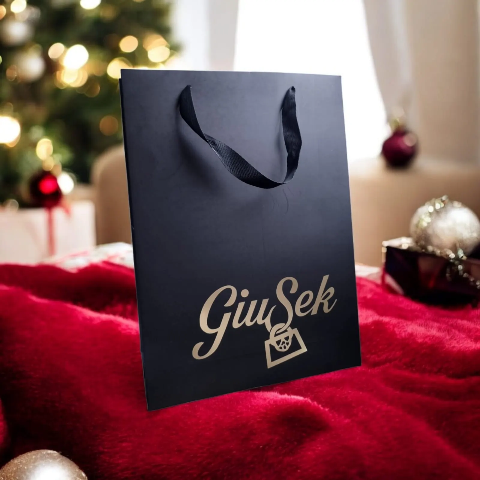 La shopper GiuSek sotto l'albero di Natale